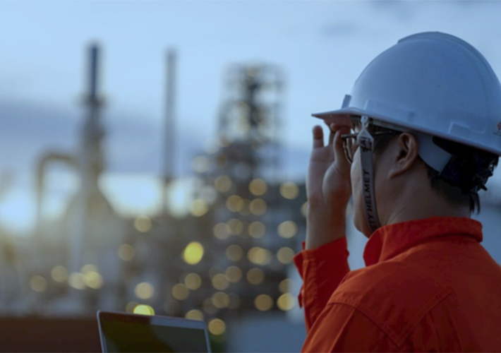 foto noticia ABB invierte en OKTO GRID para digitalizar la red de energía y prolongar la vida útil de los componentes clave.
